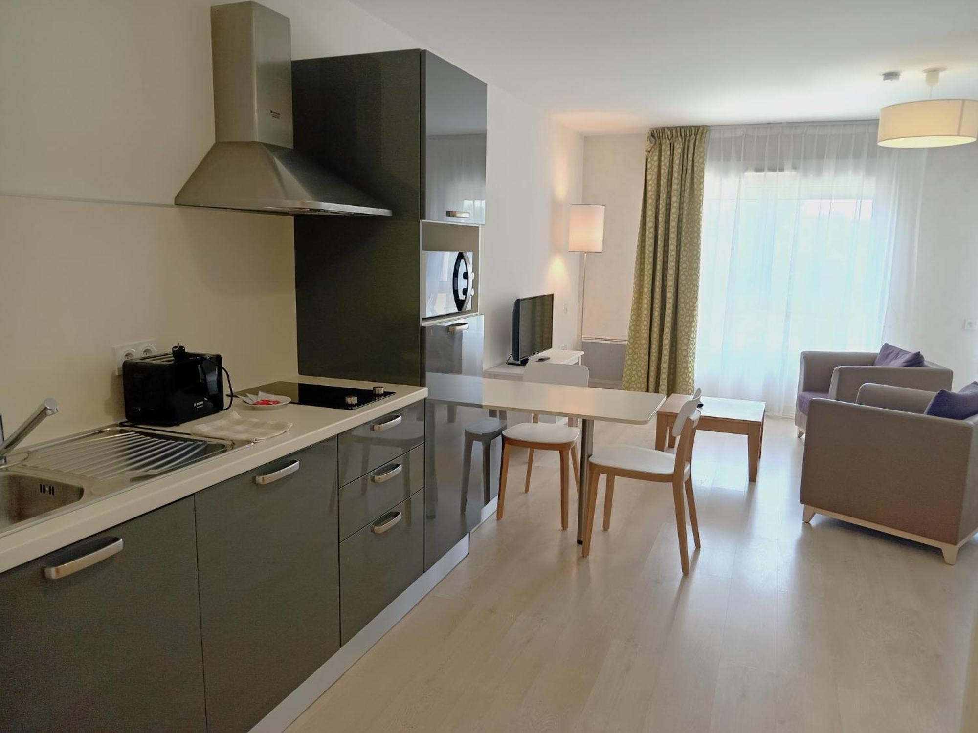 Domitys Le Jardin Des Trois Rois Aparthotel Romorantin-Lanthenay ภายนอก รูปภาพ